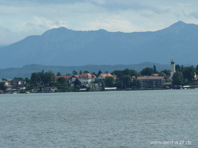 Seeshaupt(im Hintergrund Herzogstand mit Heimgarten)